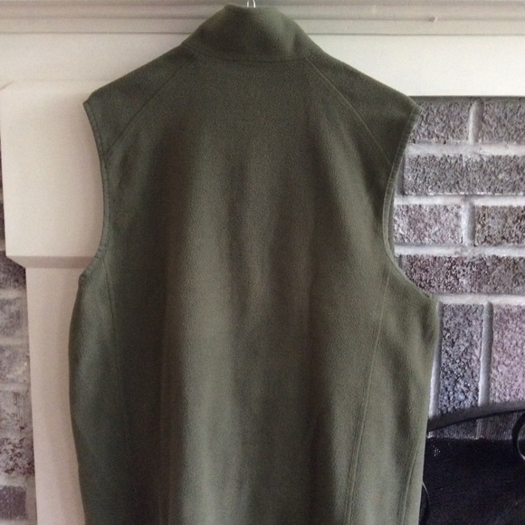 L.L. Bean men’s fleece vest - Picture 2 of 3